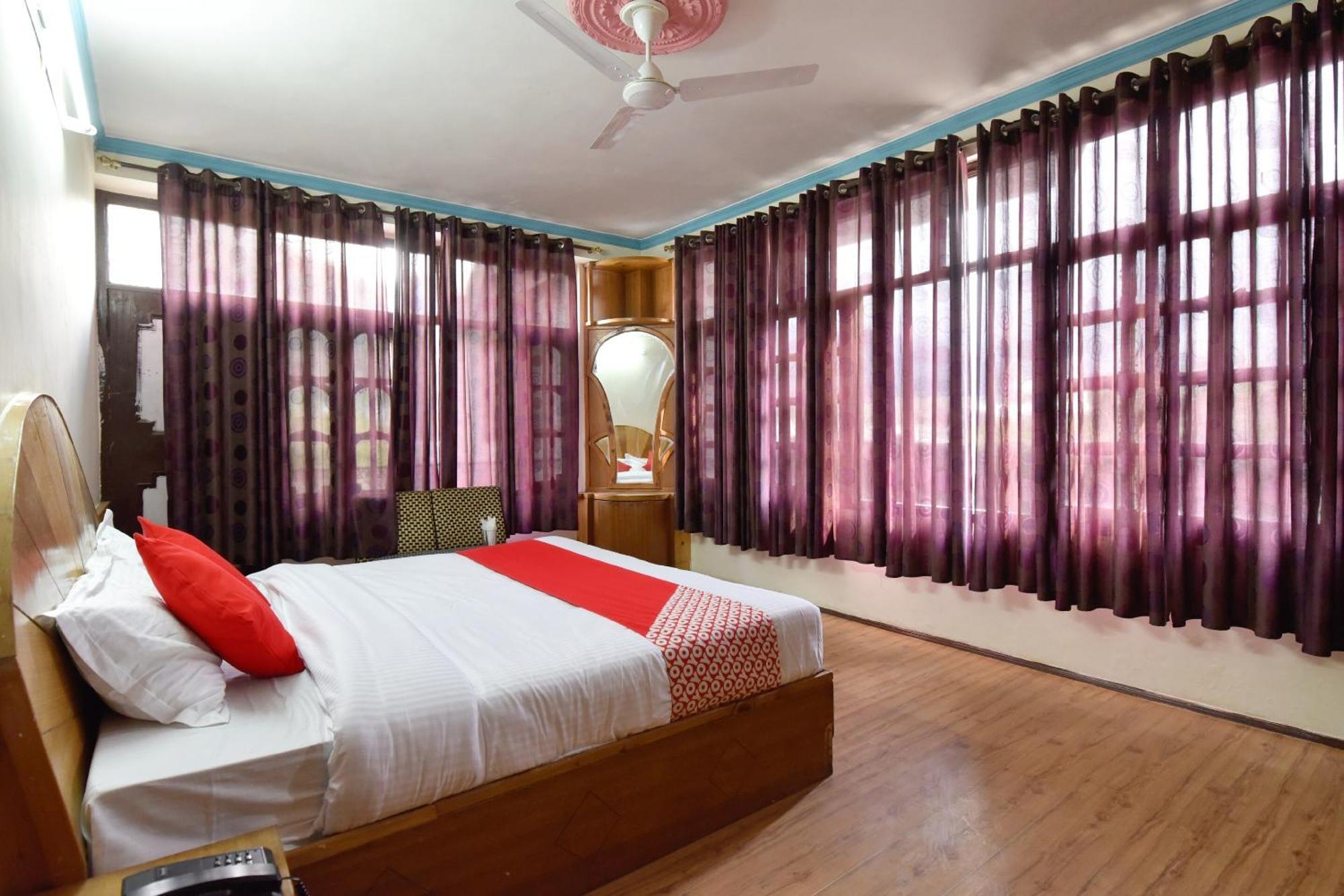 Hotel Oyo Hill View à Manāli Extérieur photo