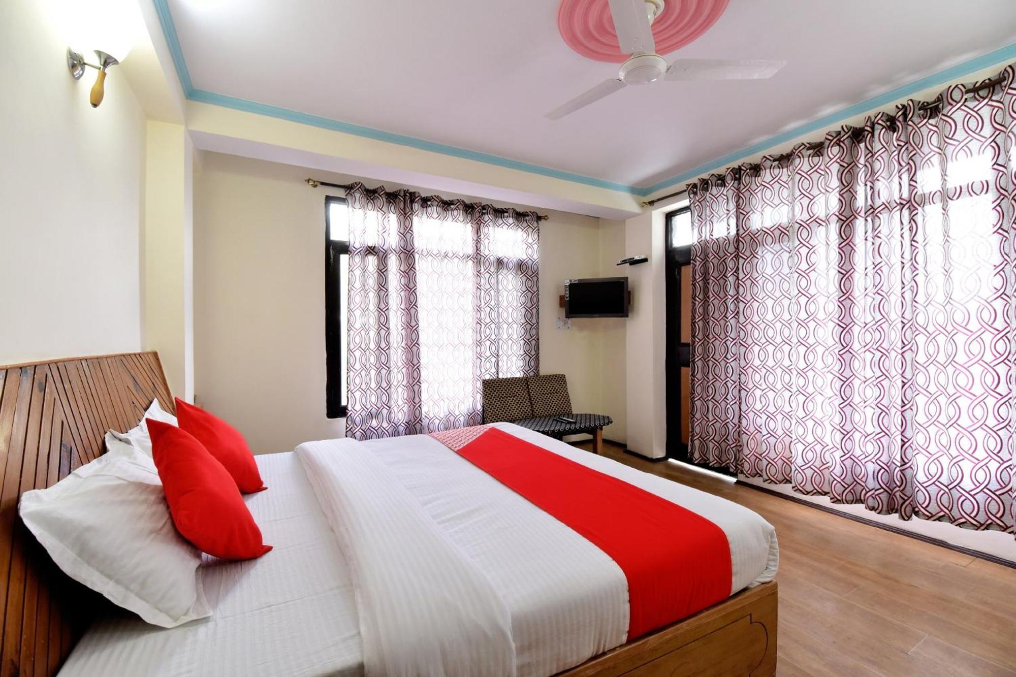 Hotel Oyo Hill View à Manāli Extérieur photo