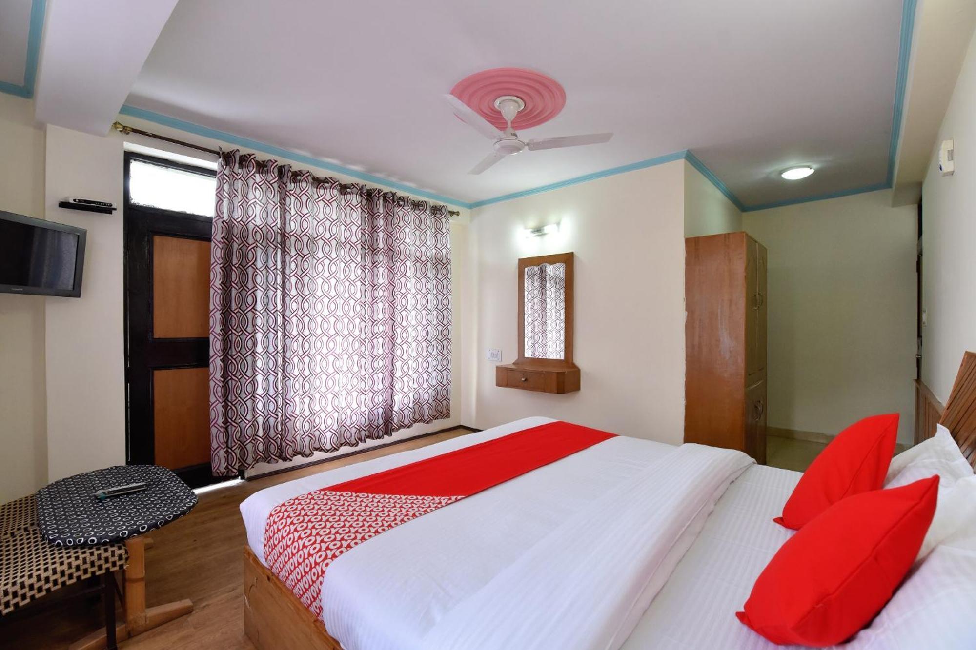 Hotel Oyo Hill View à Manāli Extérieur photo